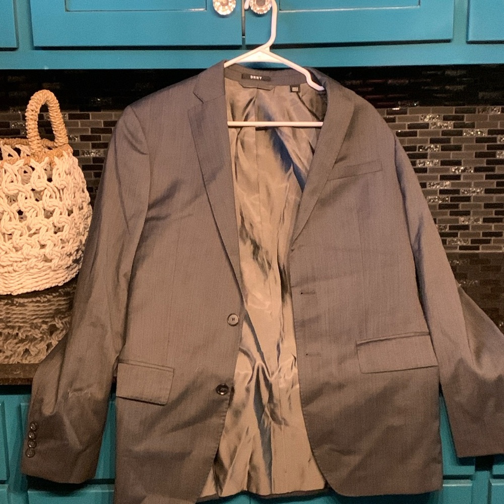 Men’s DKNY Sports/Blazer. Used gently in smoke free home.